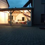 Apartmán Auf Einem Rustikalen 3 Seitenhof Göda