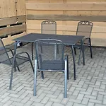 Daire Auf Einem Rustikalen 3 Seitenhof *