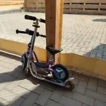 Daire Auf Einem Rustikalen 3 Seitenhof *