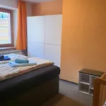 Auf Einem Rustikalen 3 Seitenhof *
