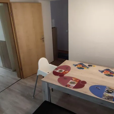 Apartment Auf Einem Rustikalen 3 Seitenhof *