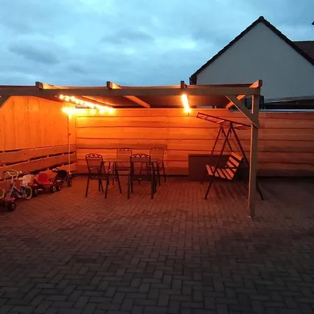 Auf Einem Rustikalen 3 Seitenhof * Göda