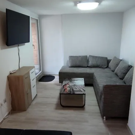 Apartment Auf Einem Rustikalen 3 Seitenhof *