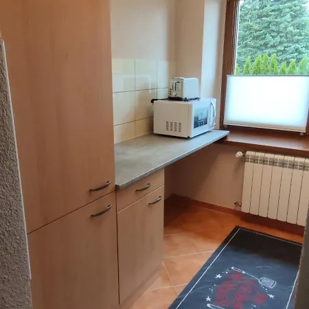 Apartment Auf Einem Rustikalen 3 Seitenhof