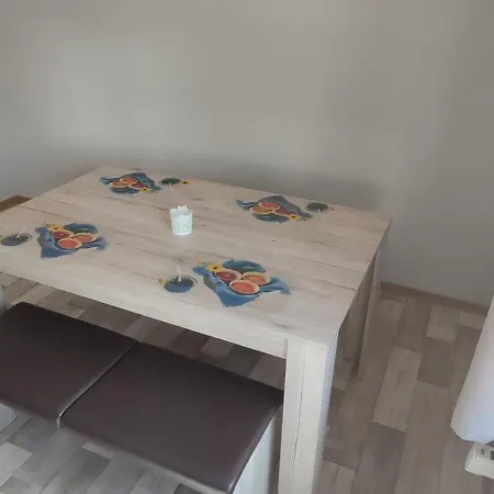 Apartment Auf Einem Rustikalen 3 Seitenhof *