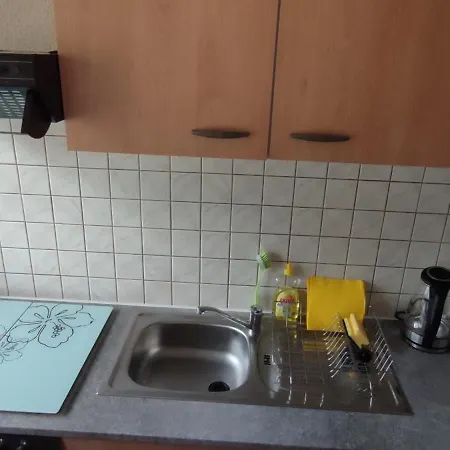 Auf Einem Rustikalen 3 Seitenhof * Goda