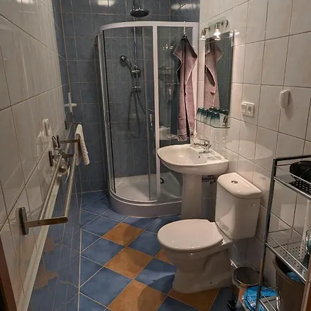 Auf Einem Rustikalen 3 Seitenhof Daire