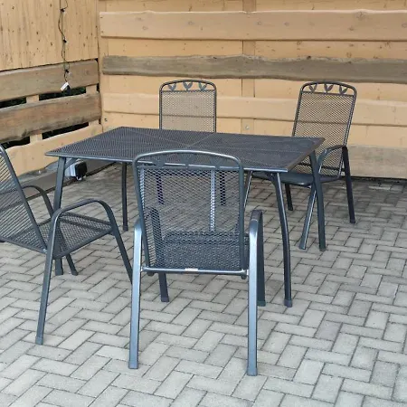 Lejlighed Auf Einem Rustikalen 3 Seitenhof *