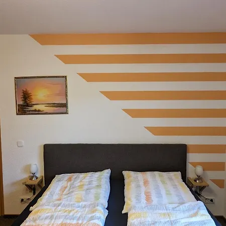 Auf Einem Rustikalen 3 Seitenhof Apartment *