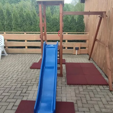 Auf Einem Rustikalen 3 Seitenhof Goda
