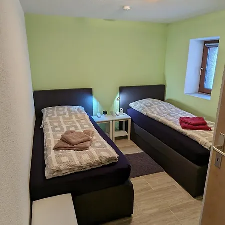 Apartment Auf Einem Rustikalen 3 Seitenhof Goda