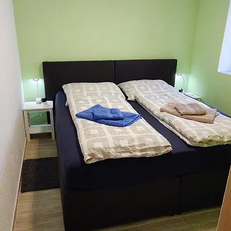 Auf Einem Rustikalen 3 Seitenhof * Göda