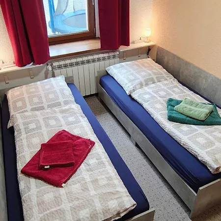 Daire Auf Einem Rustikalen 3 Seitenhof