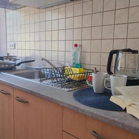 Auf Einem Rustikalen 3 Seitenhof Διαμέρισμα *