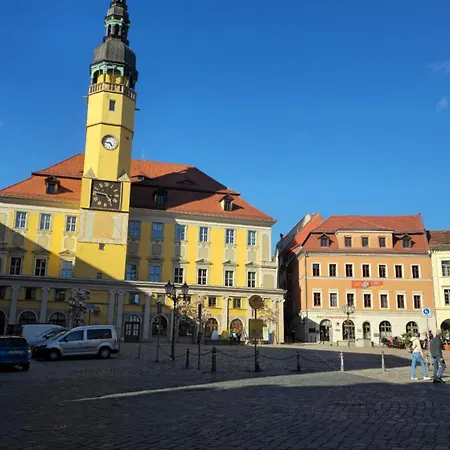 Auf Einem Rustikalen 3 Seitenhof