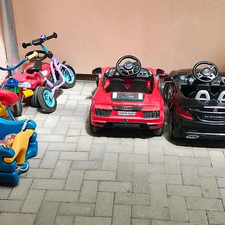 Auf Einem Rustikalen 3 Seitenhof Lägenhet
