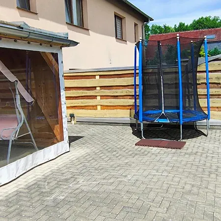 Auf Einem Rustikalen 3 Seitenhof