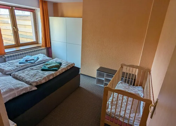 Auf Einem Rustikalen 3 Seitenhof * Göda