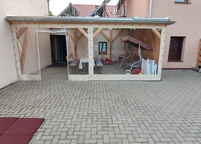 Auf Einem Rustikalen 3 Seitenhof Göda