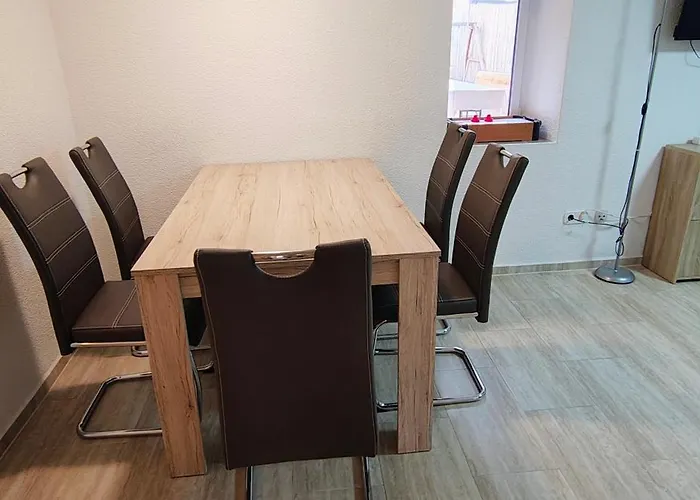Auf Einem Rustikalen 3 Seitenhof 公寓